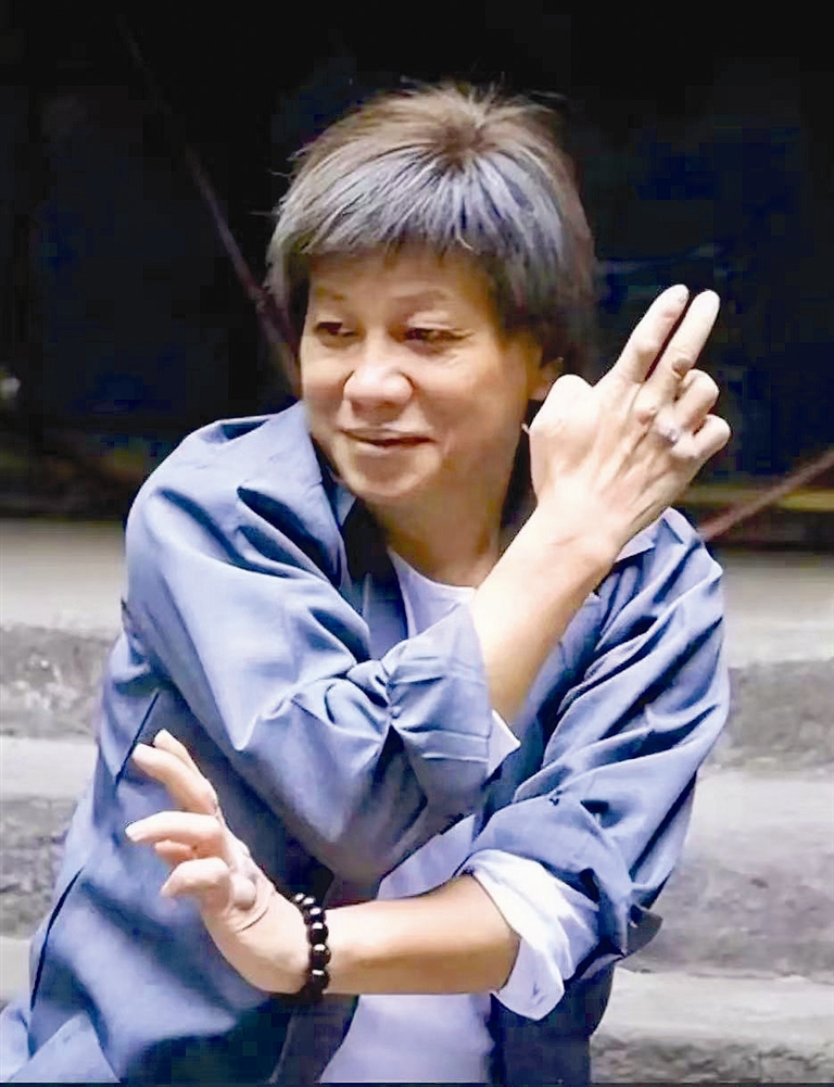 梁小龙 档案图片